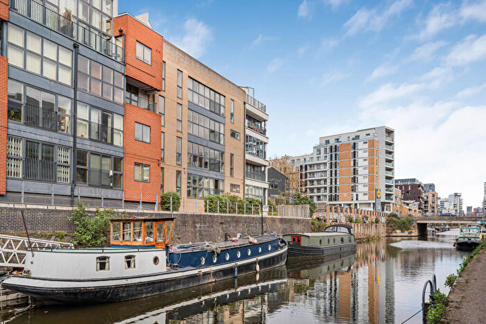 2 Bedroom Apartment For Sale In St. Annes Street, London, E14