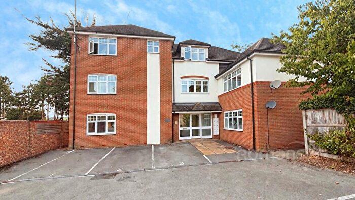 1 Bedroom Apartment For Sale In Cambridge Road, Aldershot, Hampshire, GU11