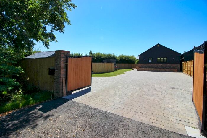 3 Bedroom Detached Bungalow For Sale In Plaxdale Green Road, Stansted, TN15