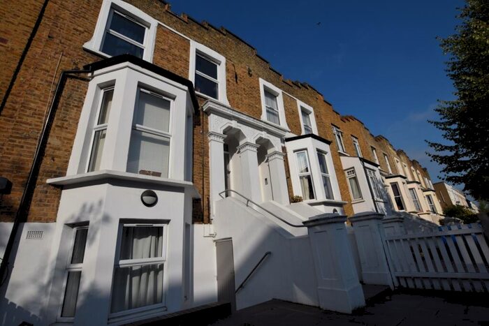 1 Bedroom Flat To Rent In Fenwick Road Peckham, SE15