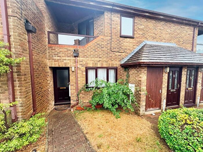 1 Bedroom Maisonette To Rent In The Heathers, Wollaston, NN29