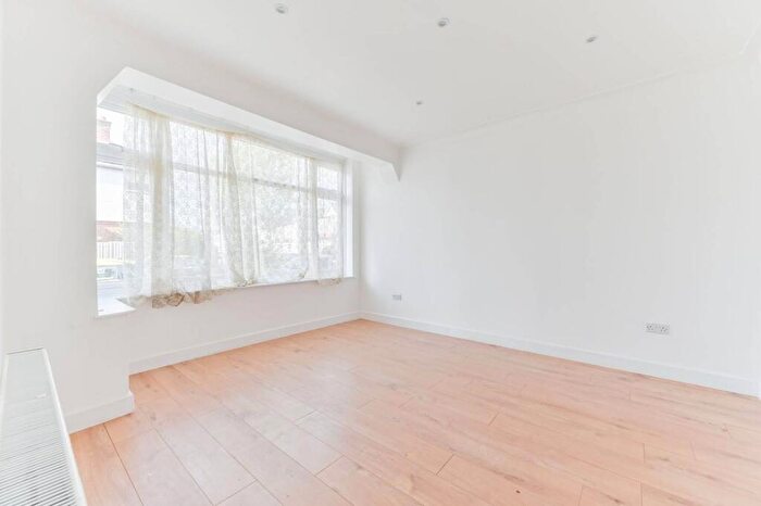 3 Bedroom Terraced House To Rent In Queenswood Avenue, Thornton Heath, CR7