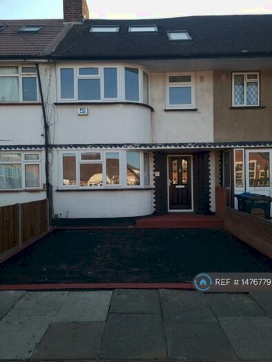 4 Bedroom Terraced House To Rent In Sandy Lane, Mitcham, CR4