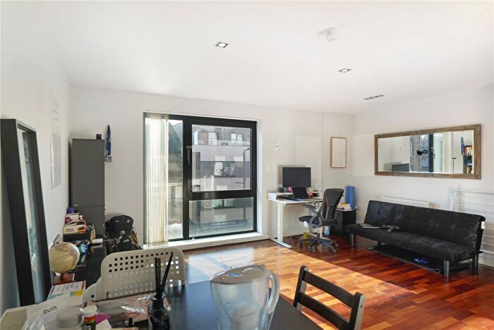 1 Bedroom Flat For Sale In Uxbridge Road, London, W13