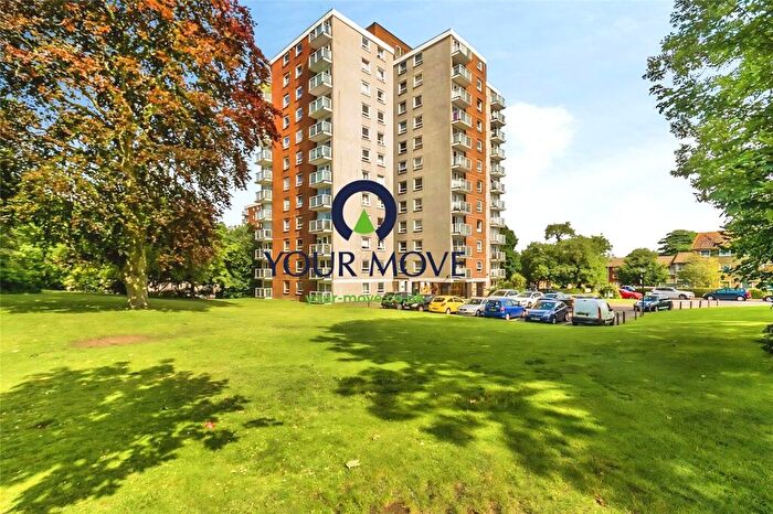 2 Bedroom Flat To Rent In Basinghall Gardens, Sutton, Surrey, SM2