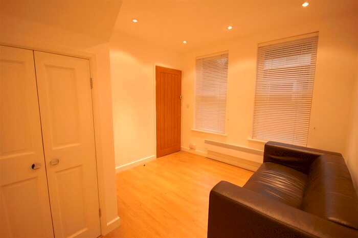 1 Bedroom Flat To Rent In Gloucester Road, Reading, Berkshire, RG30