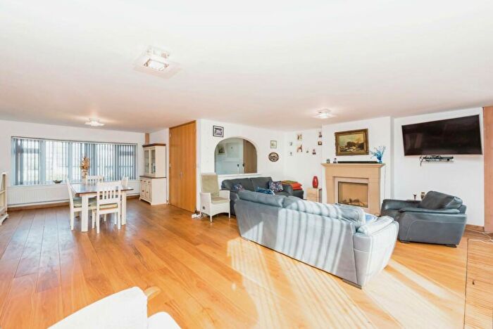 3 Bedroom Detached Bungalow For Sale In Woodcroft Avenue, Tamworth, B79