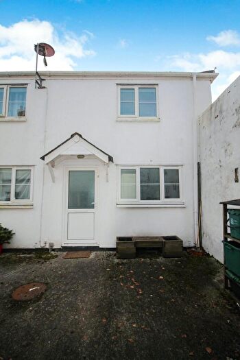 2 Bedroom End Of Terrace House To Rent In Bodmin Street, Holsworthy, Devon, EX22