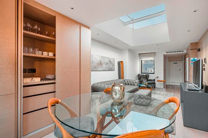 3 Bedroom Flat To Rent In Maddox Street, London, W1S