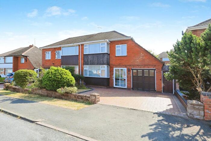 3 Bedroom Semi Detached House For Sale In Southerndown Road, Dudley, DY3