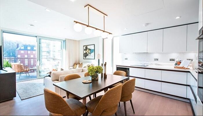 3 Bedroom Property To Rent In Edgware Road, London, W2