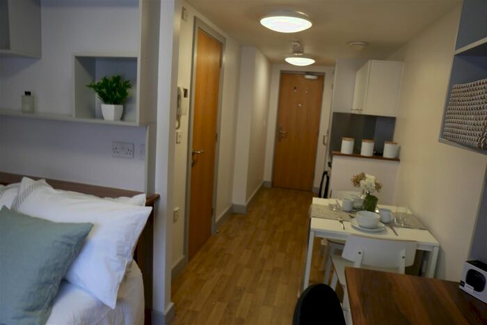 Studio To Rent In St. James's Street, Portsmouth, PO1