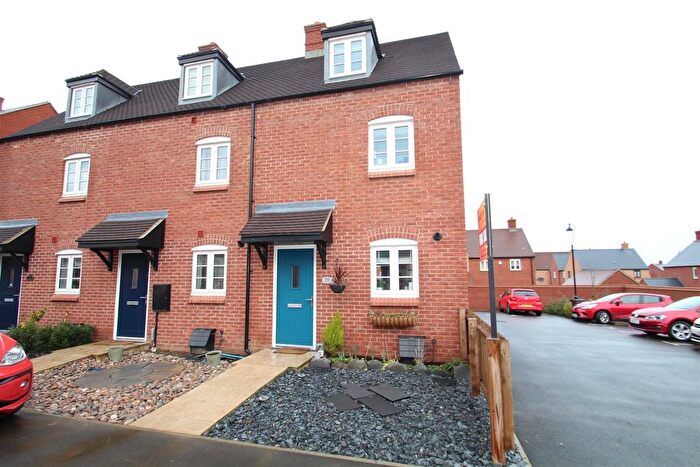 3 Bedroom End Terrace House For Sale In Catterick Way, Towcester, NN12
