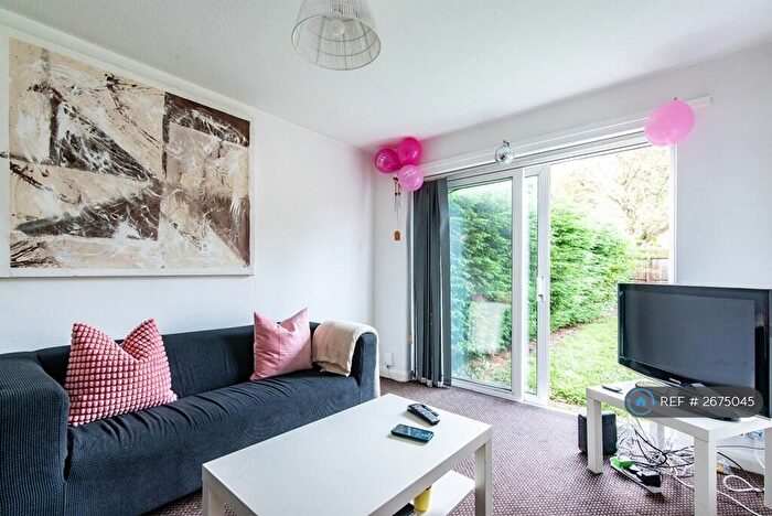 3 Bedroom Semi Detached House To Rent In Martinmass Close, Nottingham, NG7