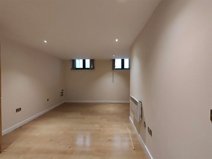 1 Bedroom Flat To Rent In Colonial Buildings, Sunbridge Road, Bradford, BD1