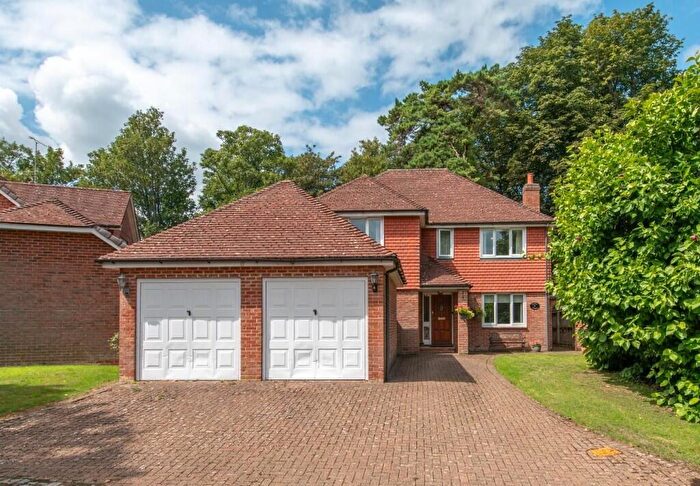 4 Bedroom Detached House For Sale In Stonelands Park, Ryde, Isle Of Wight, PO33