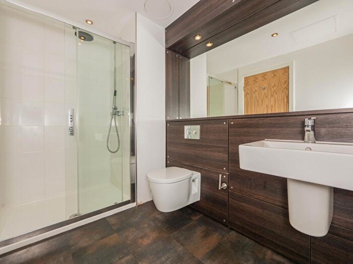 1 Bedroom Flat To Rent In Brandfield Street, EH3