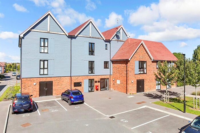 2 Bedroom Flat For Sale In Braid Drive, Herne Bay, Kent, CT6