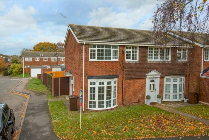 3 Bedroom End Of Terrace House To Rent In Mierscourt Road, Rainham, ME8