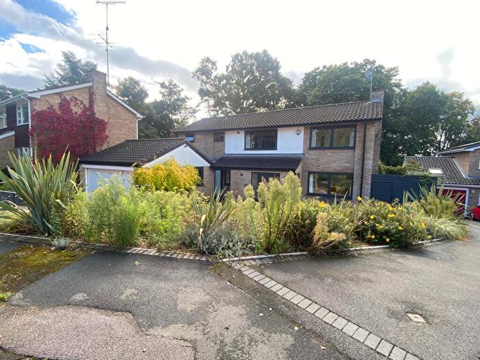 4 Bedroom Detached House For Sale In Dukes Ride, Leighton Buzzard, LU7