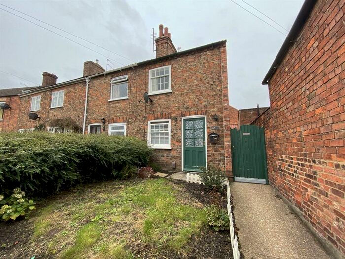 2 Bedroom End Of Terrace House To Rent In Priory Road, Louth, LN11