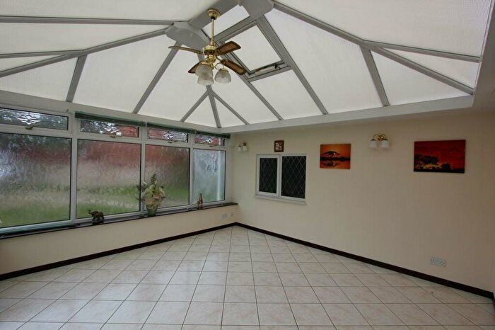 3 Bedroom Semi-Detached House To Rent In Compton Close, Reading, RG6