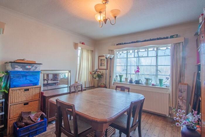 3 Bedroom Detached Bungalow For Sale In Ravensmore Road, Nottingham, Nottinghamshire, NG5