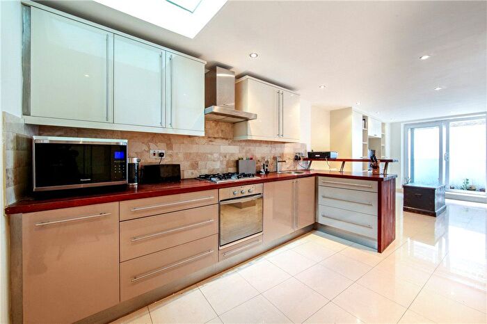 1 Bedroom Flat To Rent In Long Lane, London, SE1