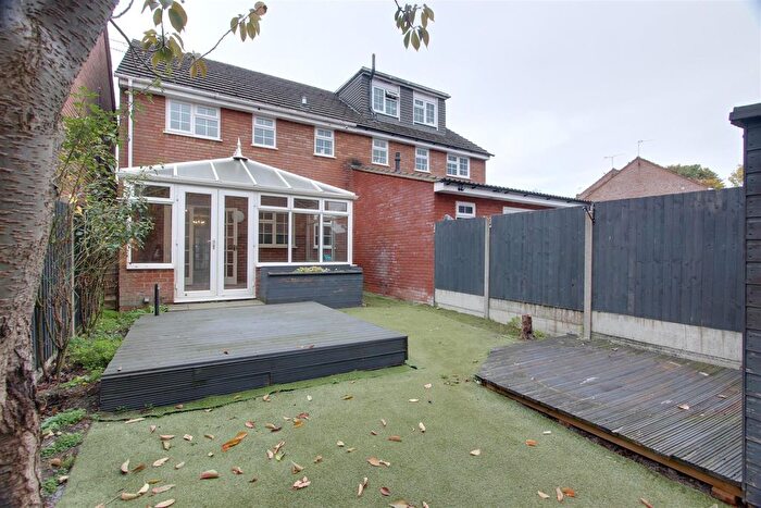 3 Bedroom Semi-Detached House For Sale In Morefields, Tring, HP23