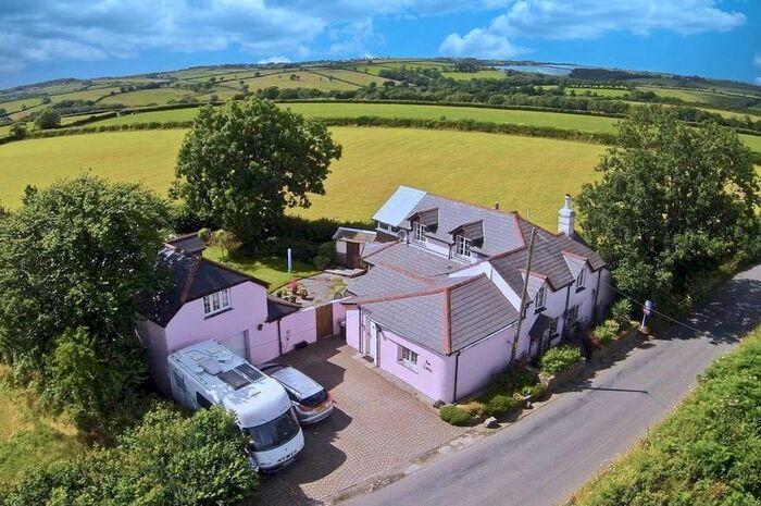 3 Bedroom Property For Sale In Broadwoodwidger, Lifton, PL16