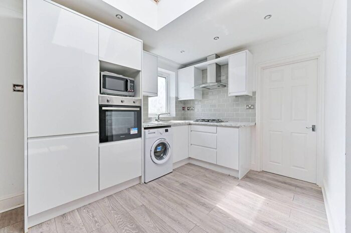 1 Bedroom Flat For Sale In Cresswell Road, South Norwood, London, SE25