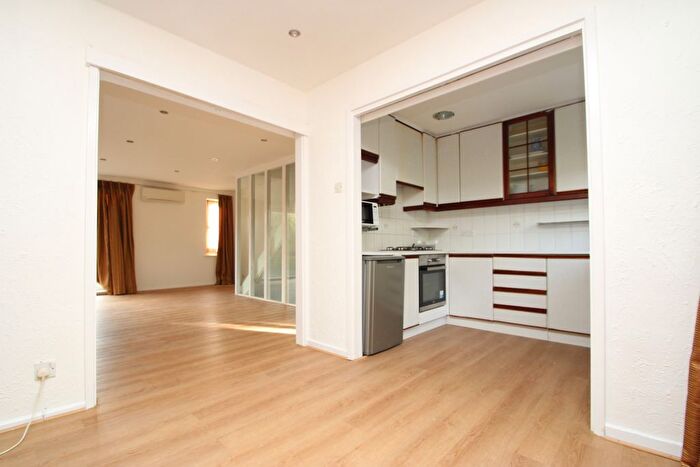 5 Bedroom Terraced House To Rent In Leyburn Gardens, Croydon, CR0