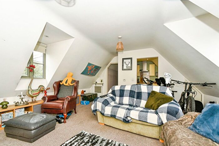 2 Bedroom Flat For Sale In The Pippin, Calne, SN11