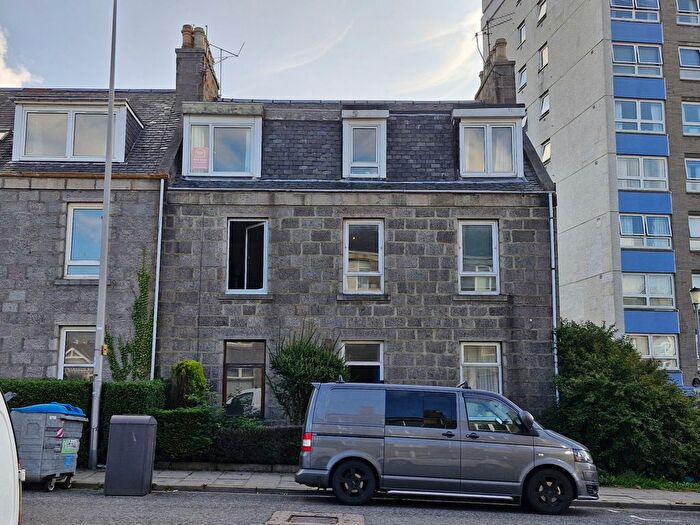 1 Bedroom Flat For Sale In Top Floor Right, Holburn Street, Aberdeen, Aberdeen City, AB10