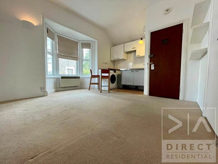 Studio To Rent In Ashley Road, Epsom, KT18