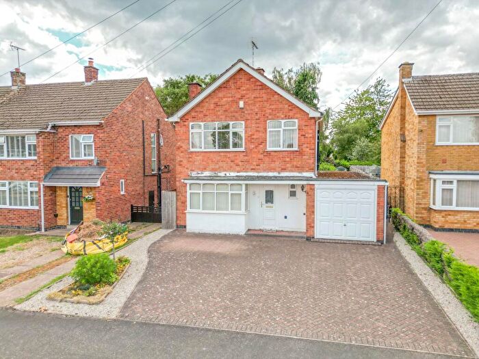 3 Bedroom Detached House For Sale In Peake Avenue, Nuneaton, CV11