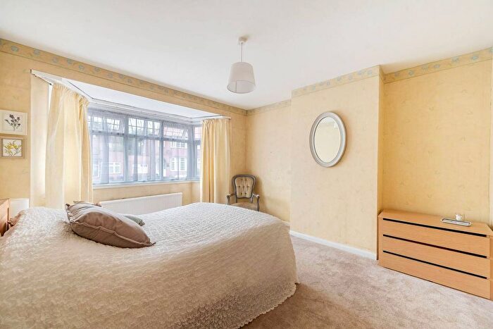 8 Bedroom Semi-Detached House For Sale In Lodore Gardens, Kingsbury, London, NW9