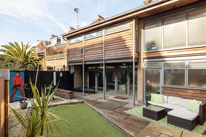 2 Bedroom End Of Terrace House For Sale In Cambridge Grove, Hove, BN3