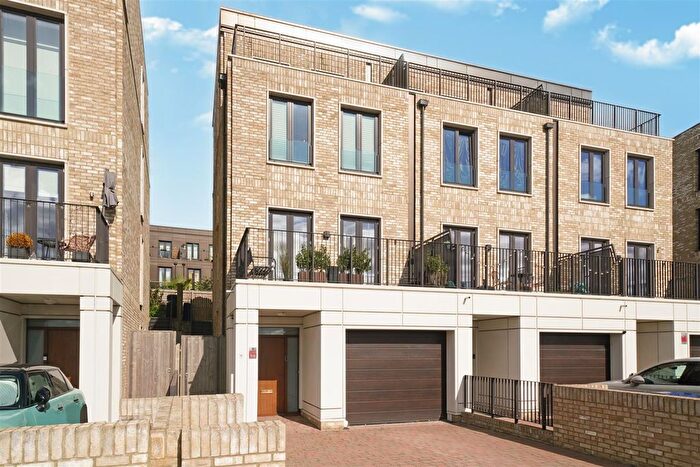 4 Bedroom End Of Terrace House For Sale In Maurice Browne Avenue, Millbrook Park, NW7