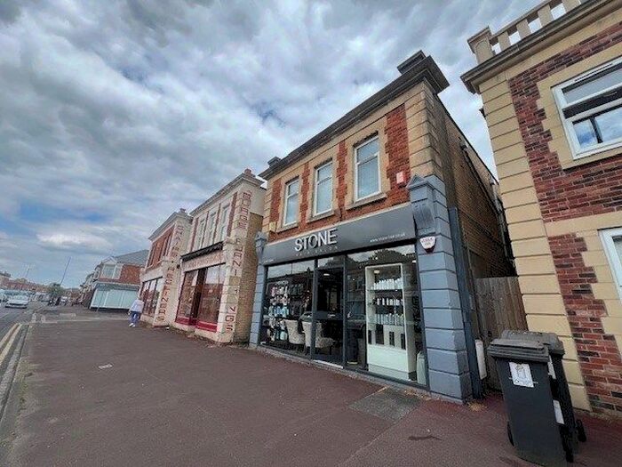 2 Bedroom Flat To Rent In Wimborne Road, Bournemouth, BH9