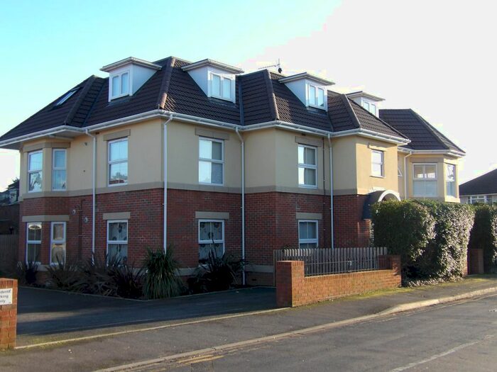 2 Bedroom Flat To Rent In Gardner Road, Christchurch, BH23