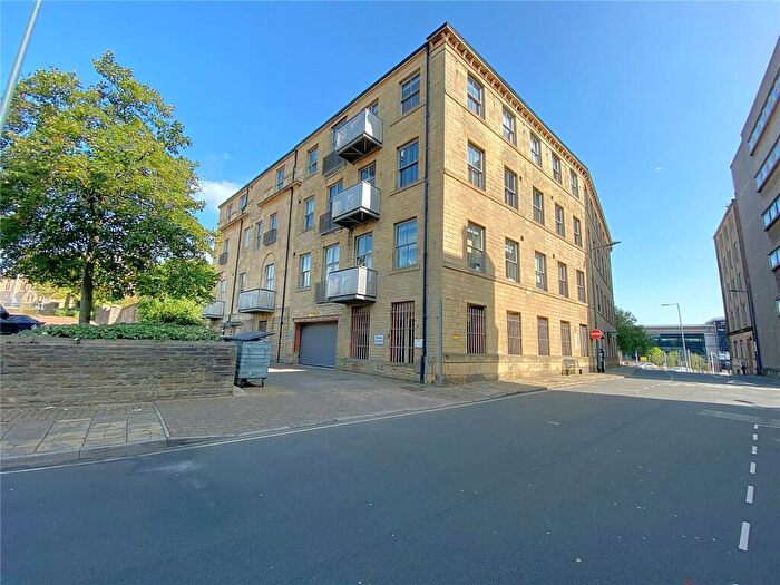 1 Bedroom Flat For Sale In Flat, Treadwells Mill, Upper Park Gate, Bradford, West Yorkshire, BD1