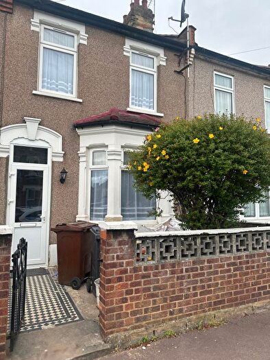4 Bedroom Terraced House To Rent In St. Awdrys Road, Barking, IG11