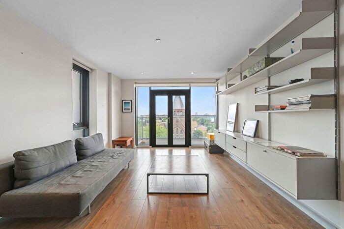 3 Bedroom Flat To Rent In Beechwood Road, Zest House Beechwood Road, E8