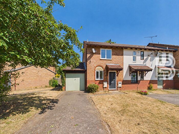 2 Bedroom End Of Terrace House For Sale In Weaver Drive, Long Lawford, Rugby, CV23