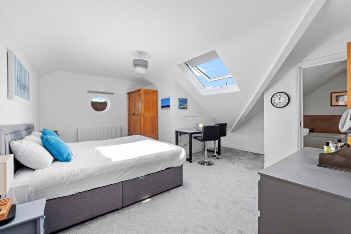 3 Bedroom Apartment For Sale In Swanage, Dorset, BH19