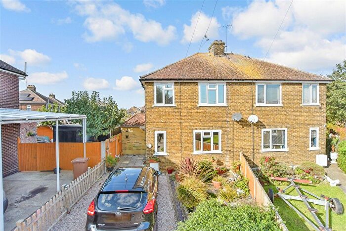 3 Bedroom Semi-Detached House For Sale In Coronation Crescent, Queenborough, Sheerness, Kent, ME11