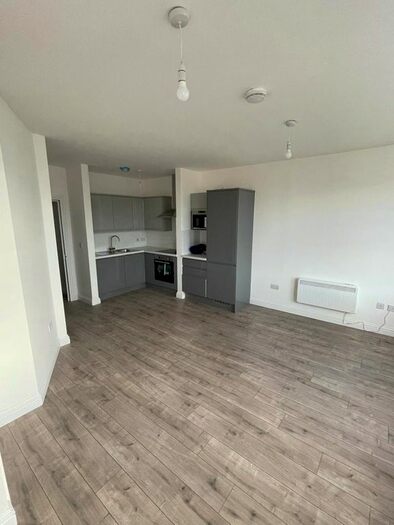 2 Bedroom Flat To Rent In Rushey Green, London SE6