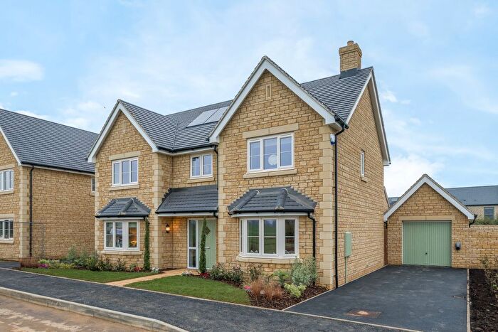 4 Bedroom Detached House For Sale In Barley Close, Chippenham, SN15