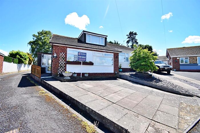 3 Bedroom Semi-Detached Bungalow For Sale In Evans Road, Bilton, Rugby, CV22